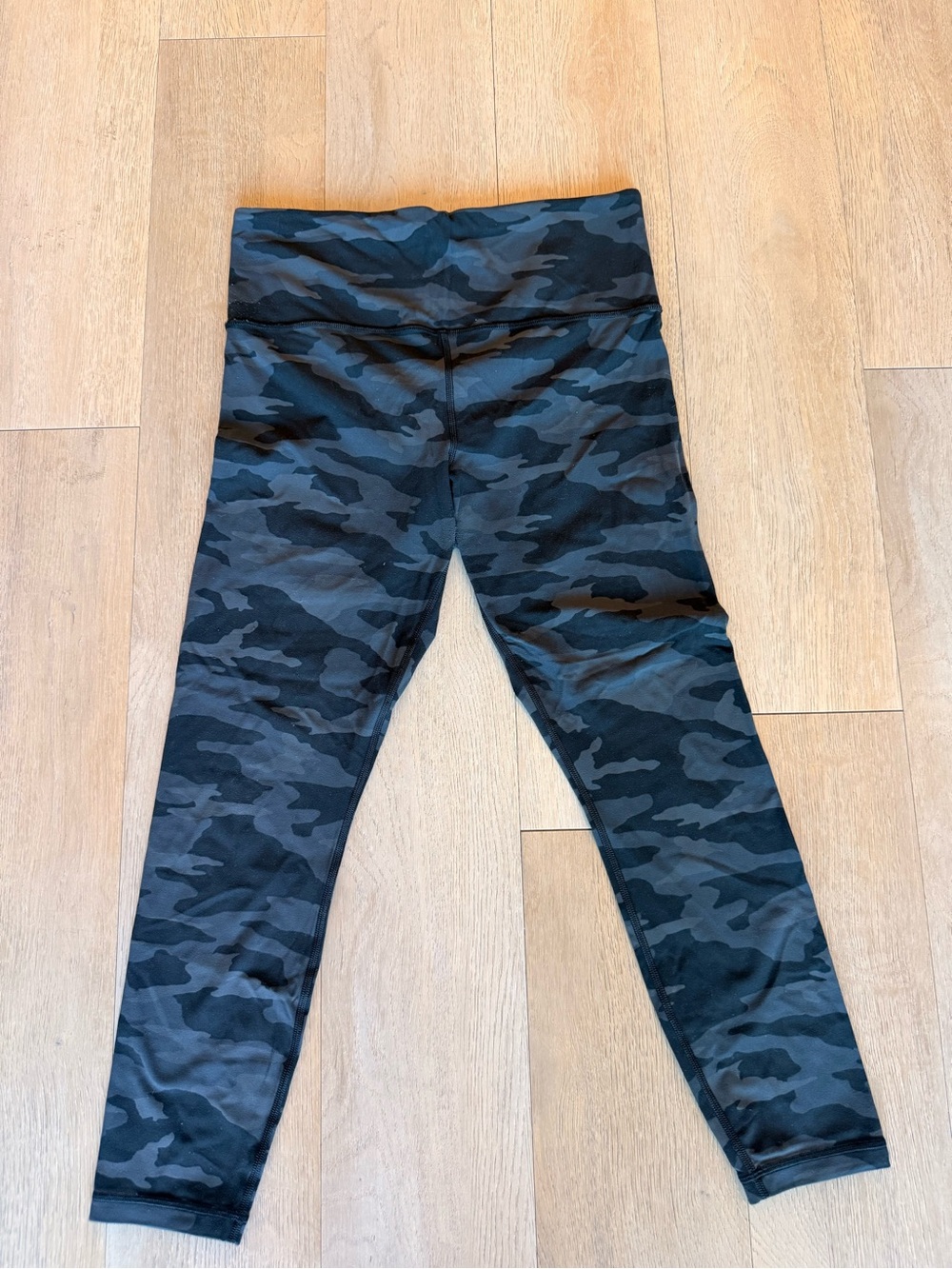 Athleta Ultra High Rise Elation 7/8 Tight Leggings – Camo Gray (Size Medium)